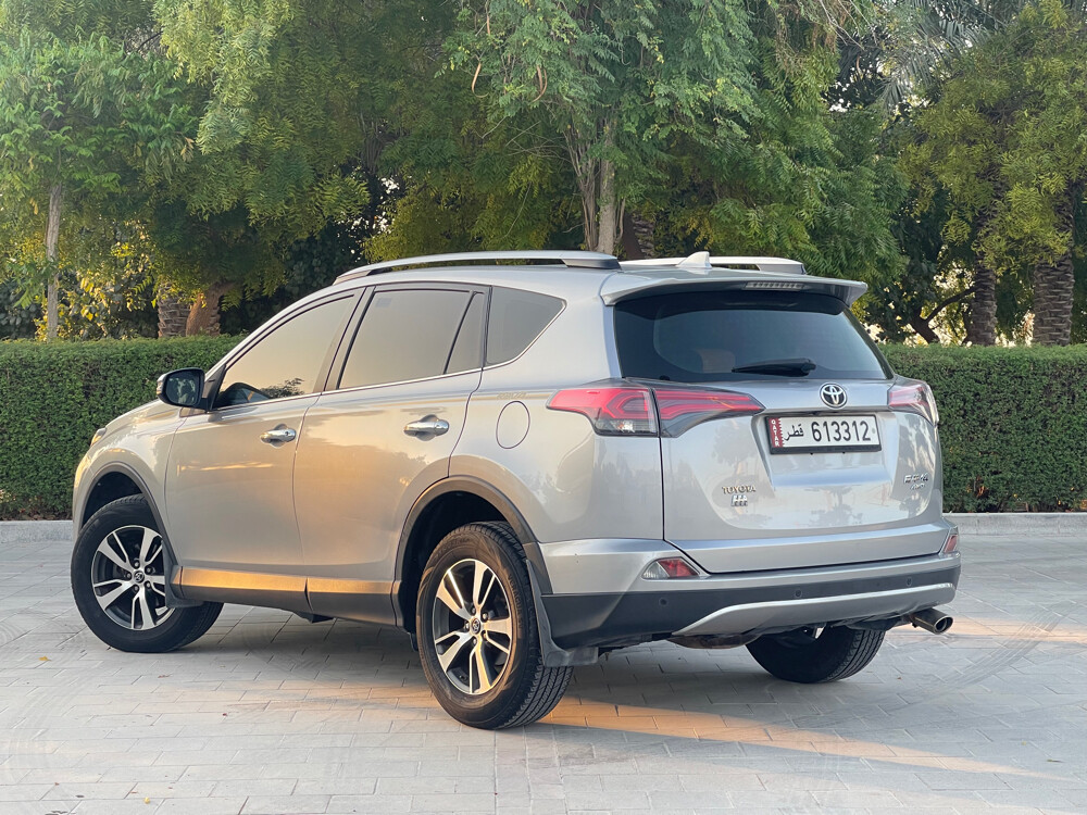 Toyota RAV4 4WD - 10