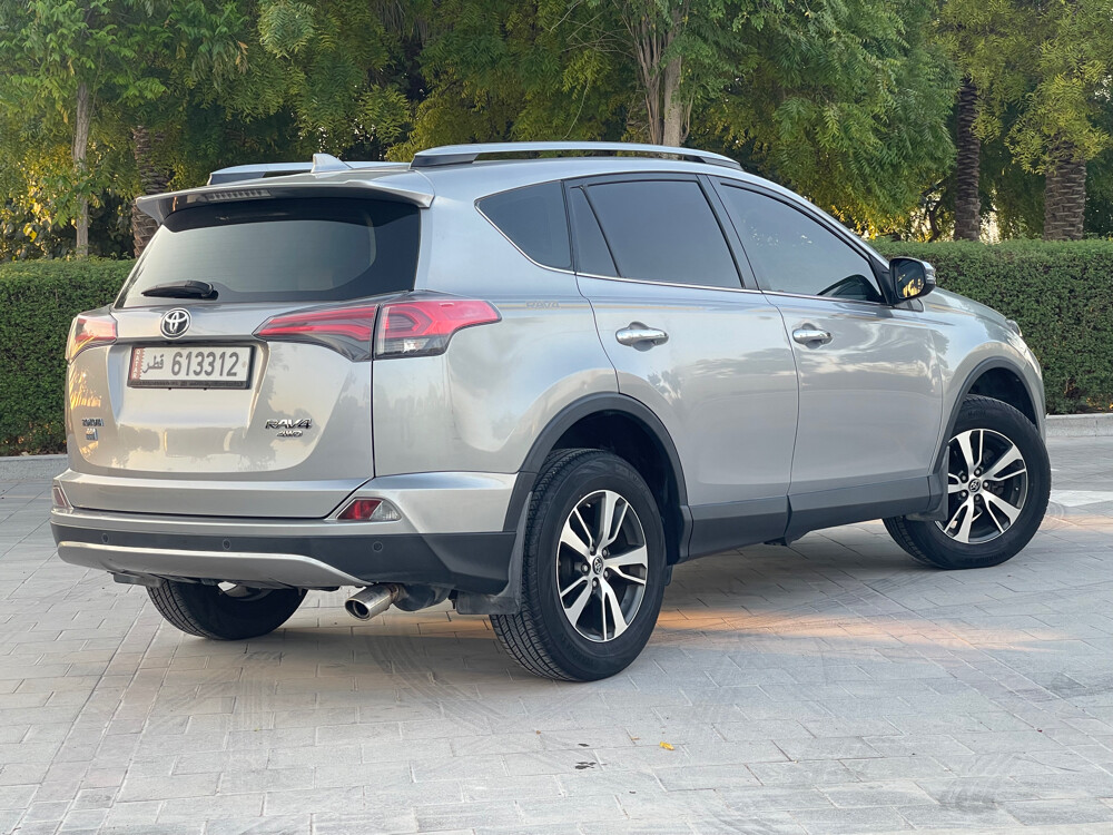 Toyota RAV4 4WD - 5