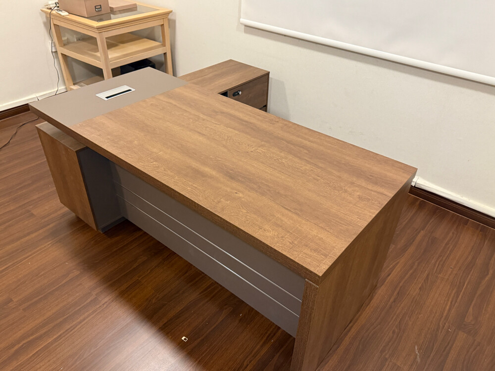USED excessive furniture table DOHA - 4