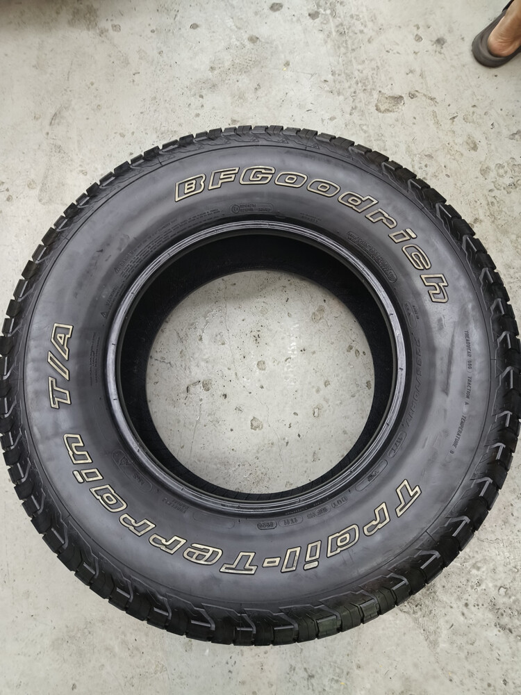 285/70/17 BFGOODRICH (USA) - 4