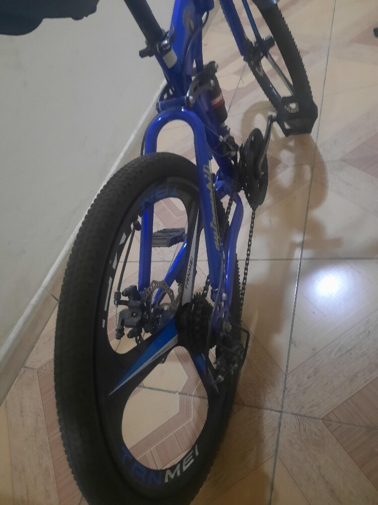Lamborghini bicycle new condition - 2