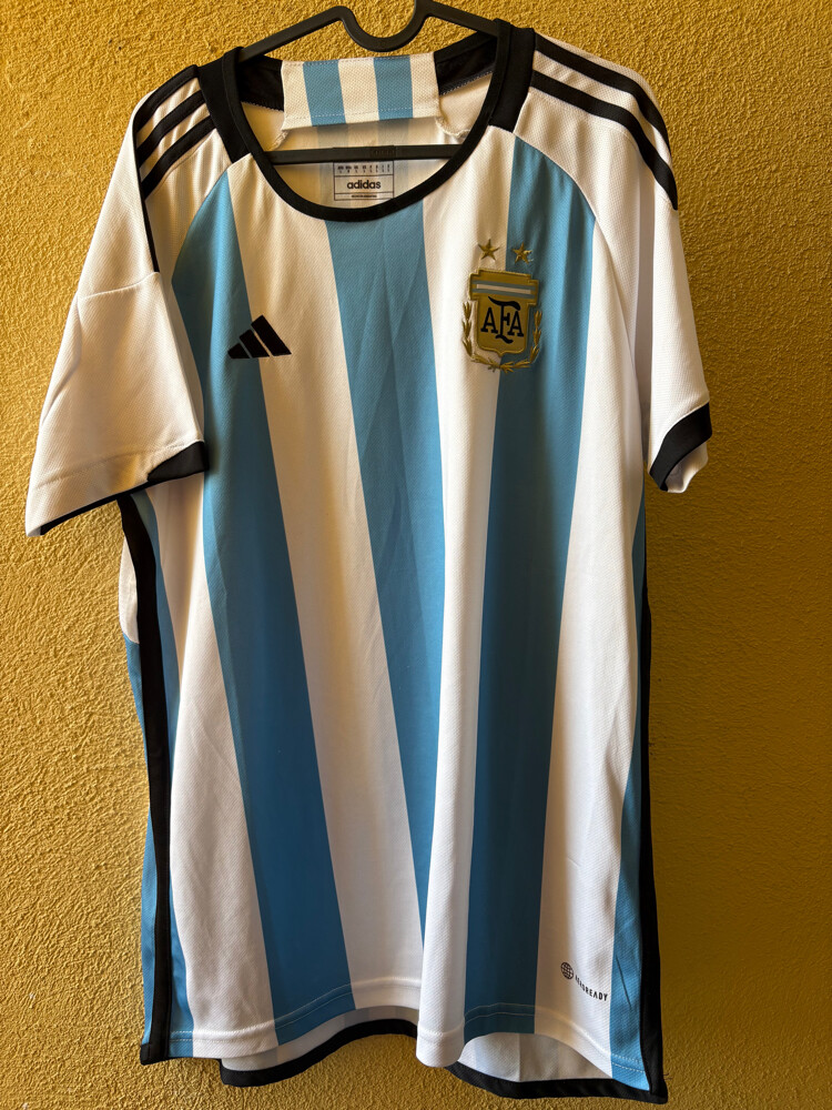 jersey and T-shirt all is original - 1