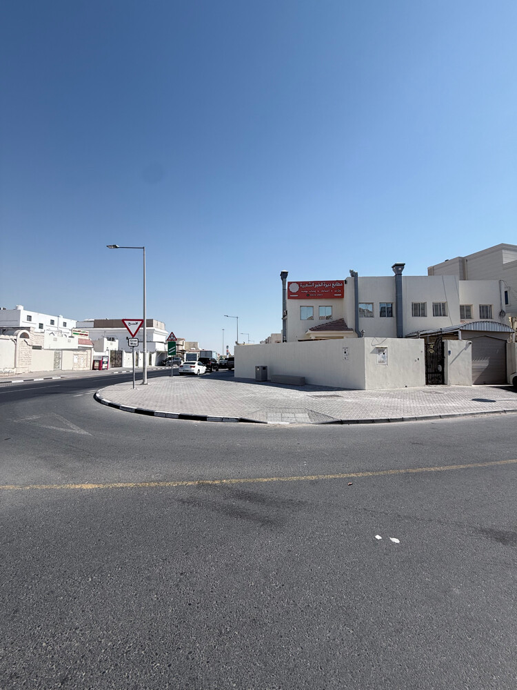 للإيجار فيلا خدمية في معيذر شمالي - 4