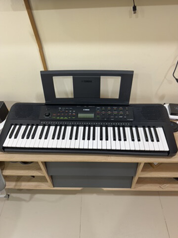 Yamaha PSR-E283 Keyboard  - 3