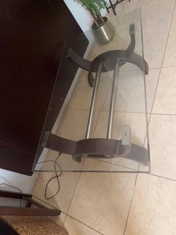 coffee table very good condition  - 1