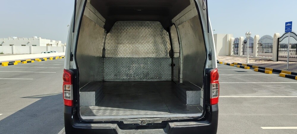 Nissan urvan dalivary - 4