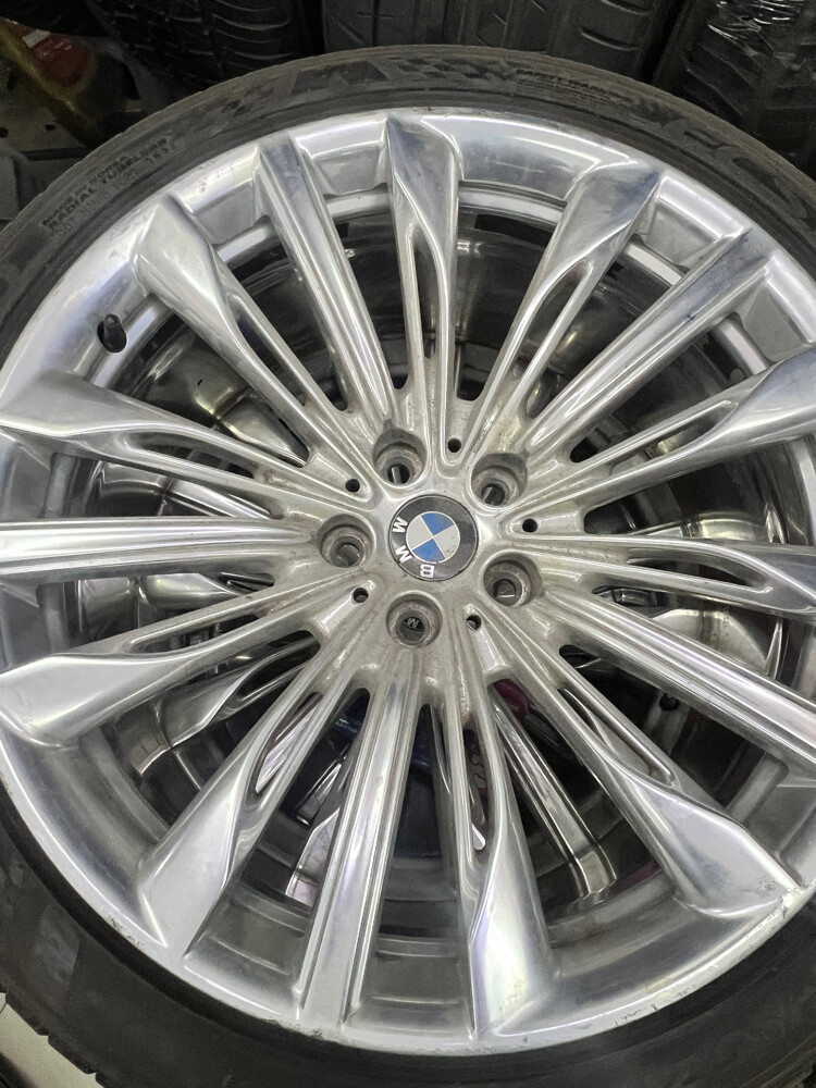 BMW 20 size original wheel. - 1