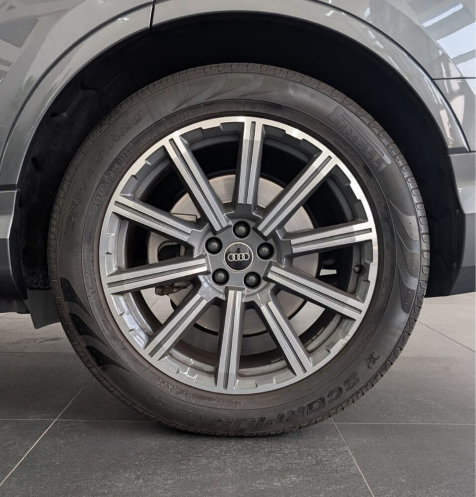 2021 Audi Q7 45TFSi Sline - 10