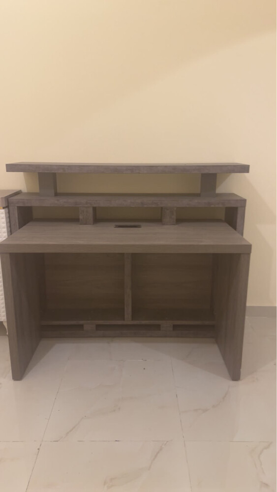 counter /front desk - 1