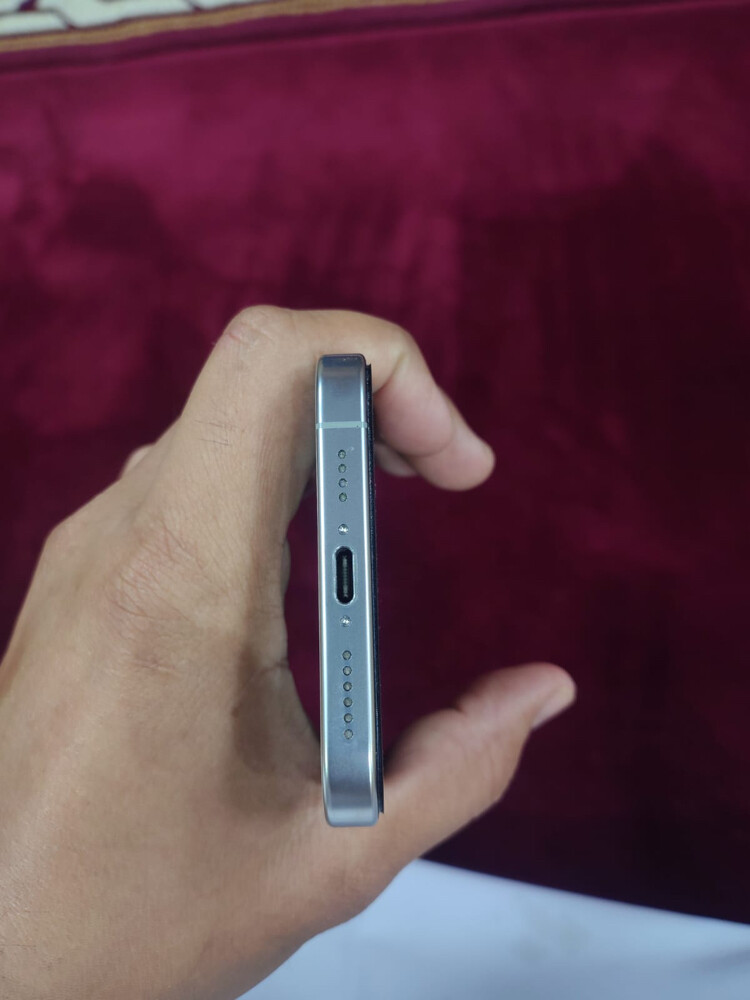 iPhone 16 Pro Max - 4