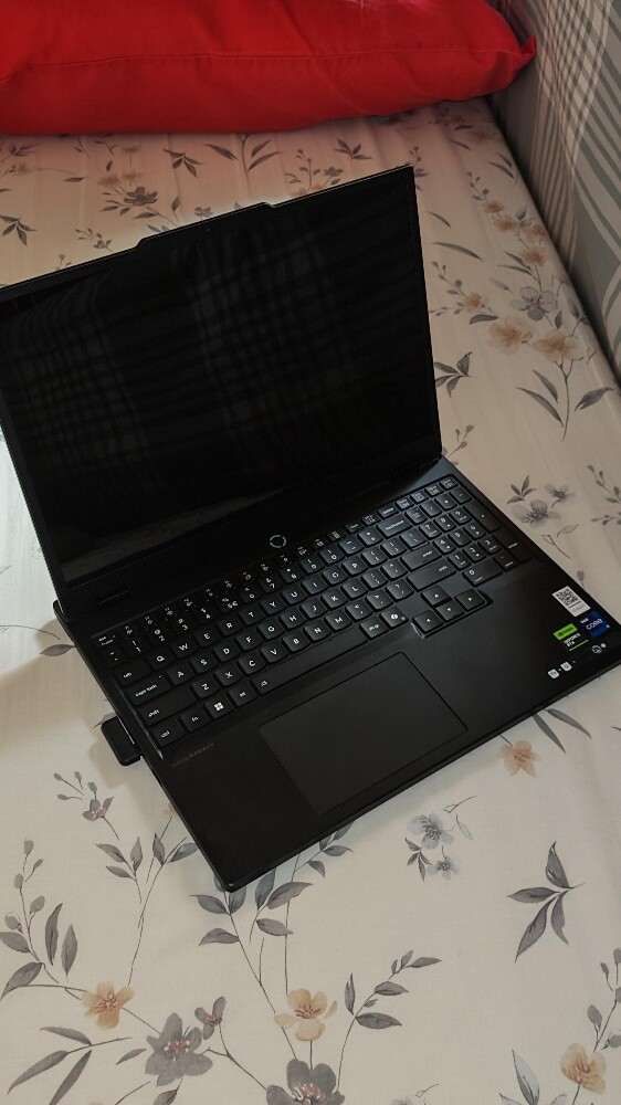 Lenovo Legion 5i, w/ RTX 5070 & i9 - 6