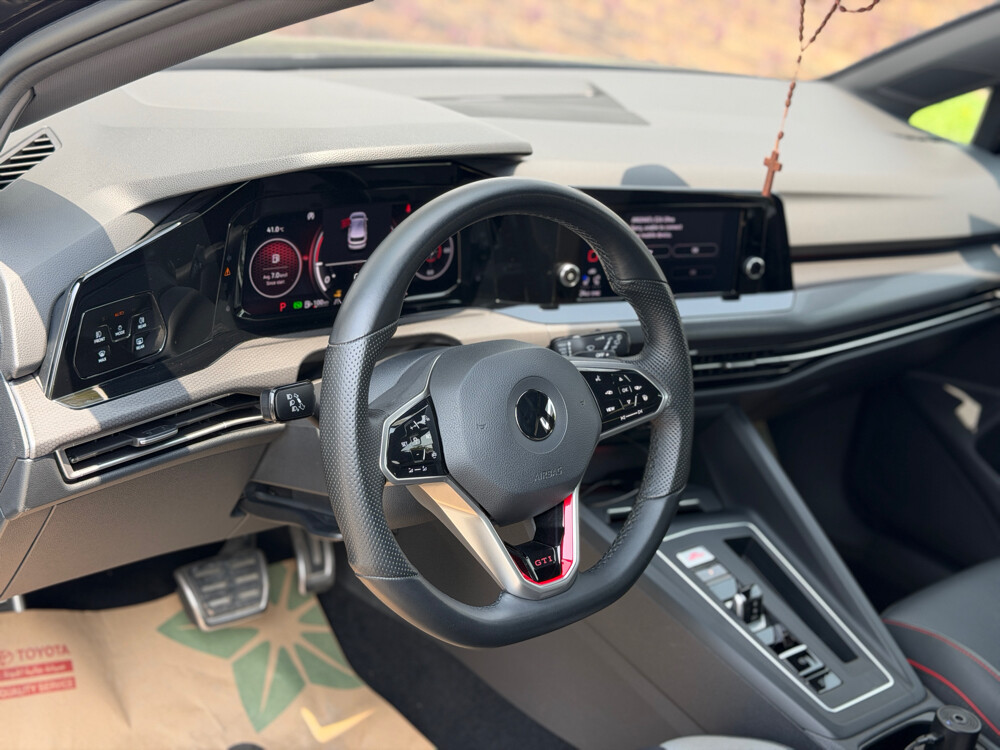 Volkswagen Golf GTI - 8