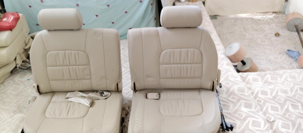 land cruiser - 1