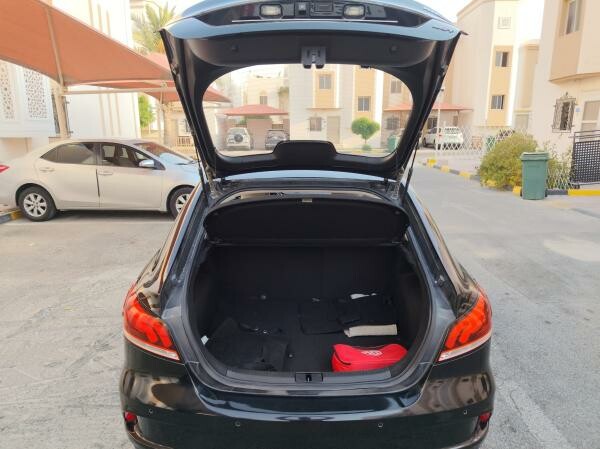 2021 MG 6 Sedan - Used, 67,500 km, - 6