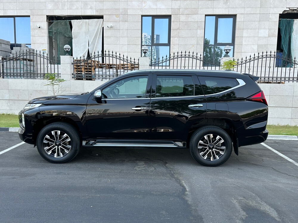 Mitsubishi Montero sport 2020 - 5