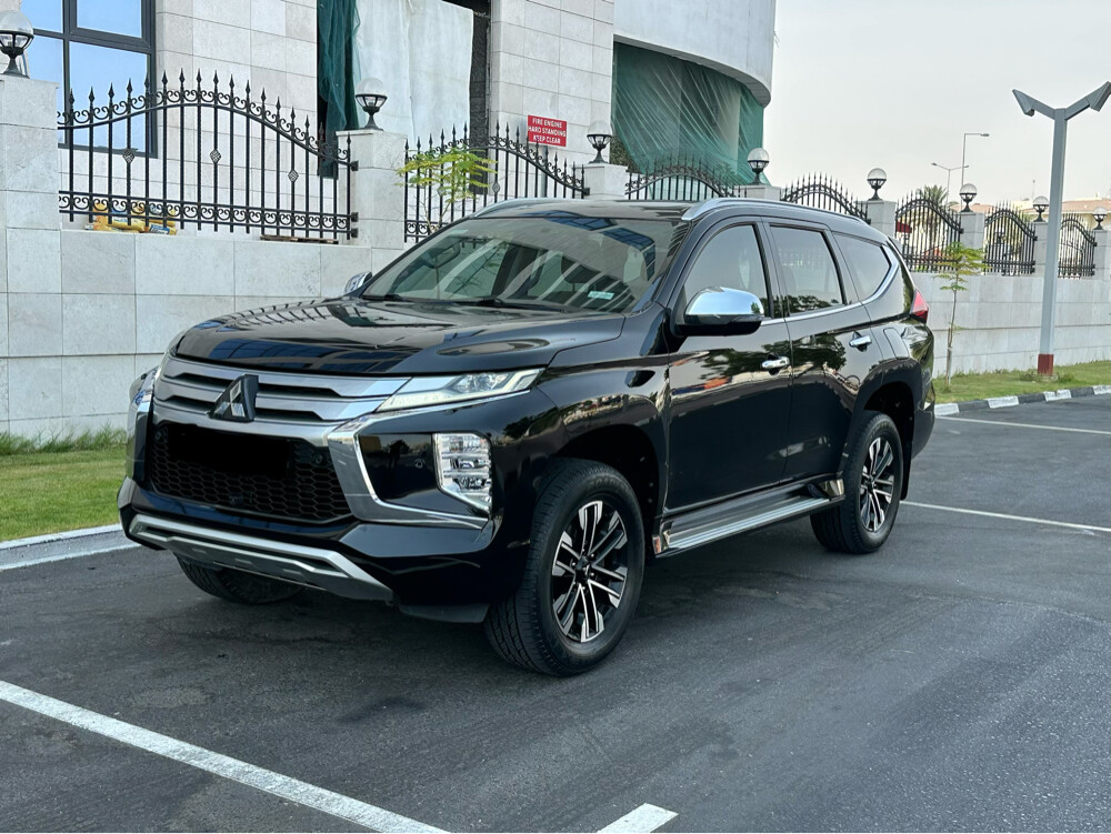 Mitsubishi Montero sport 2020 - 1