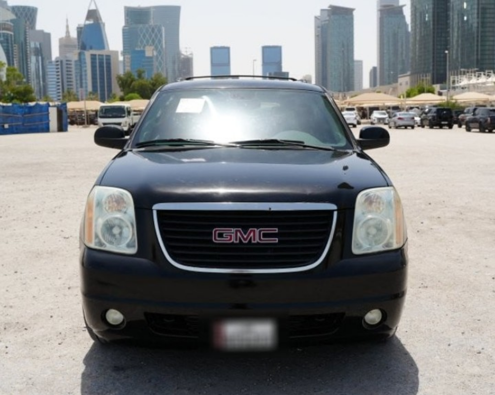 GMC Yukon 2010 short - 1