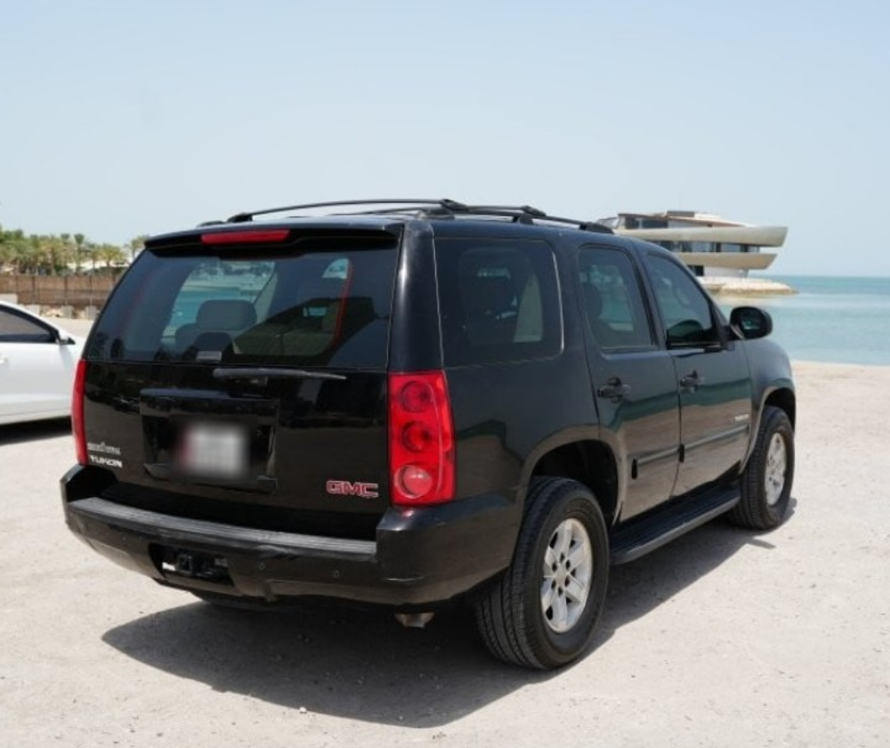 GMC Yukon 2010 short - 2