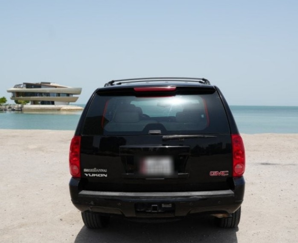 GMC Yukon 2010 short - 3