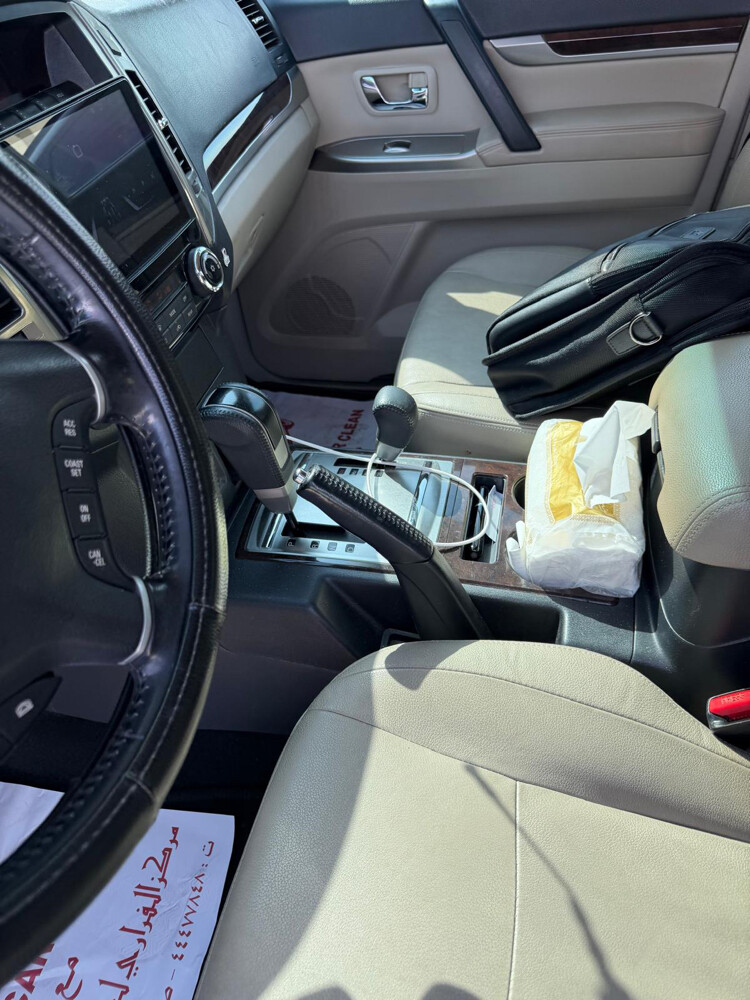 Mitsubishi Pajero 2018 gold edition - 5