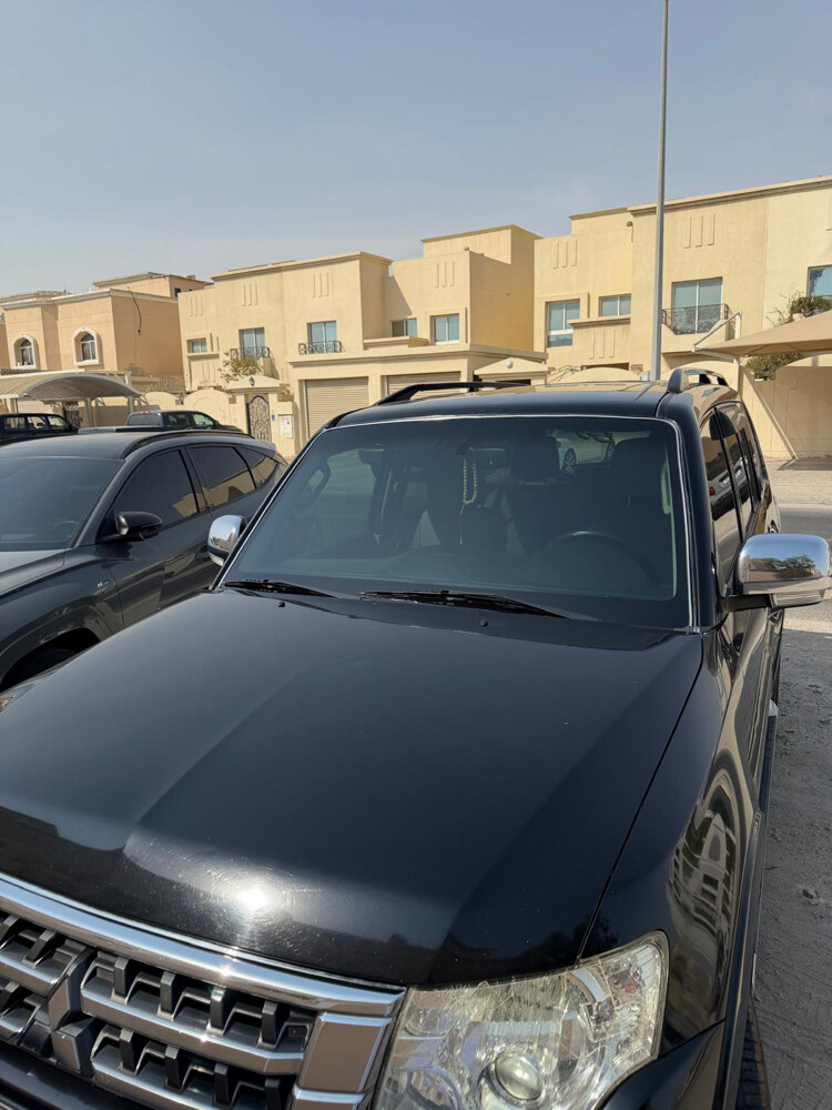 Mitsubishi Pajero 2018 gold edition - 2