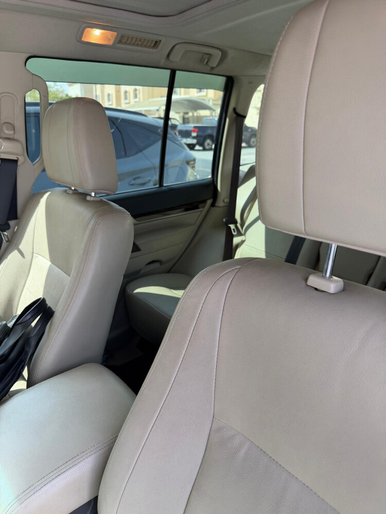 Mitsubishi Pajero 2018 gold edition - 3