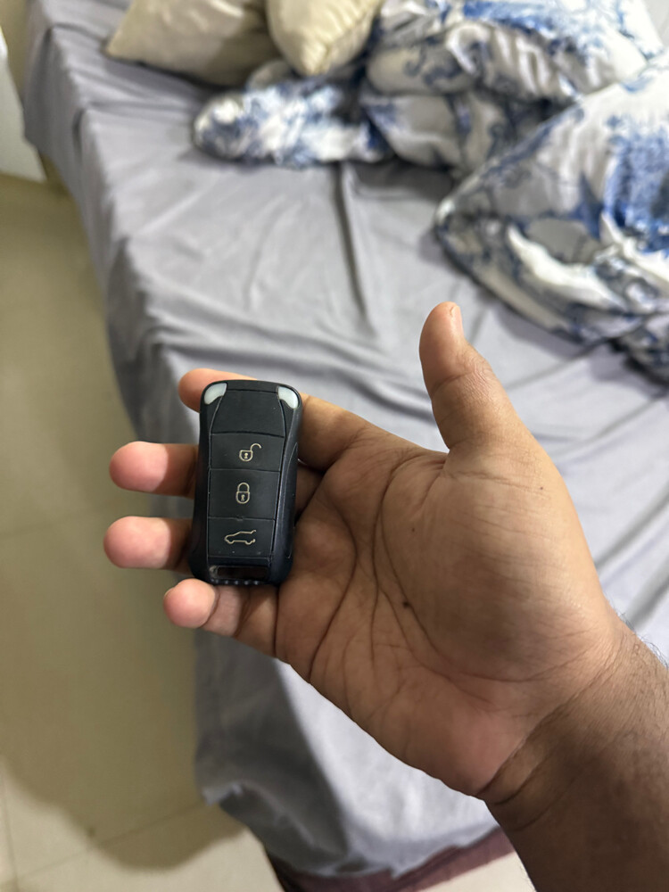Car keys - 4