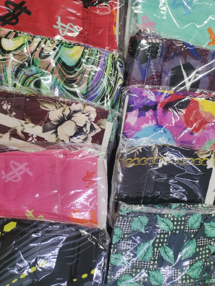 Soft vibrant leggings -Great Price - 5
