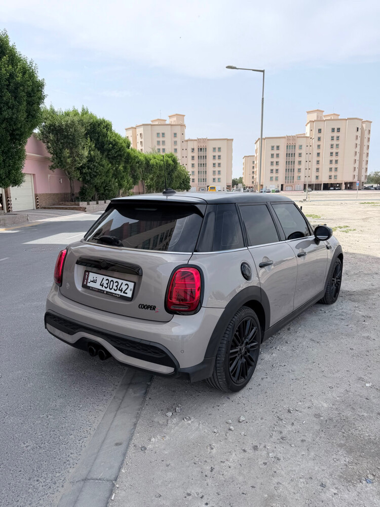 Mini Cooper S 2023 Under Warranty  - 3