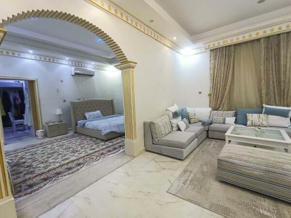 LUXURY VILLA SALE W/ POOL & CINEMA - 10