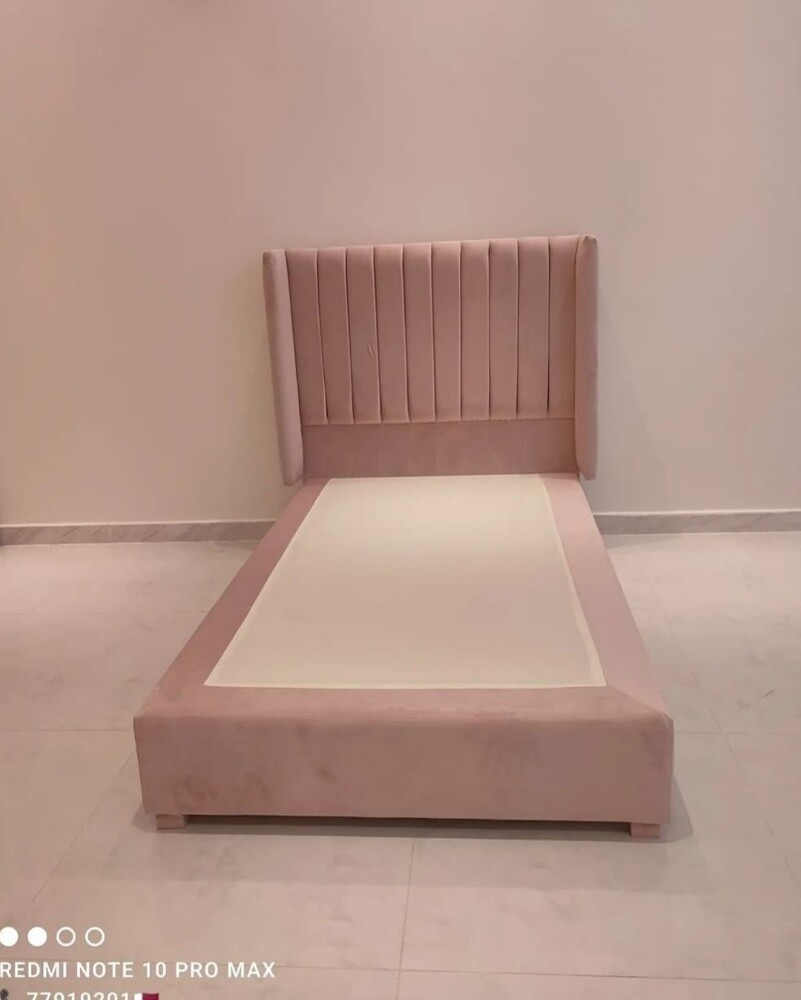Bed or mattress available - 8