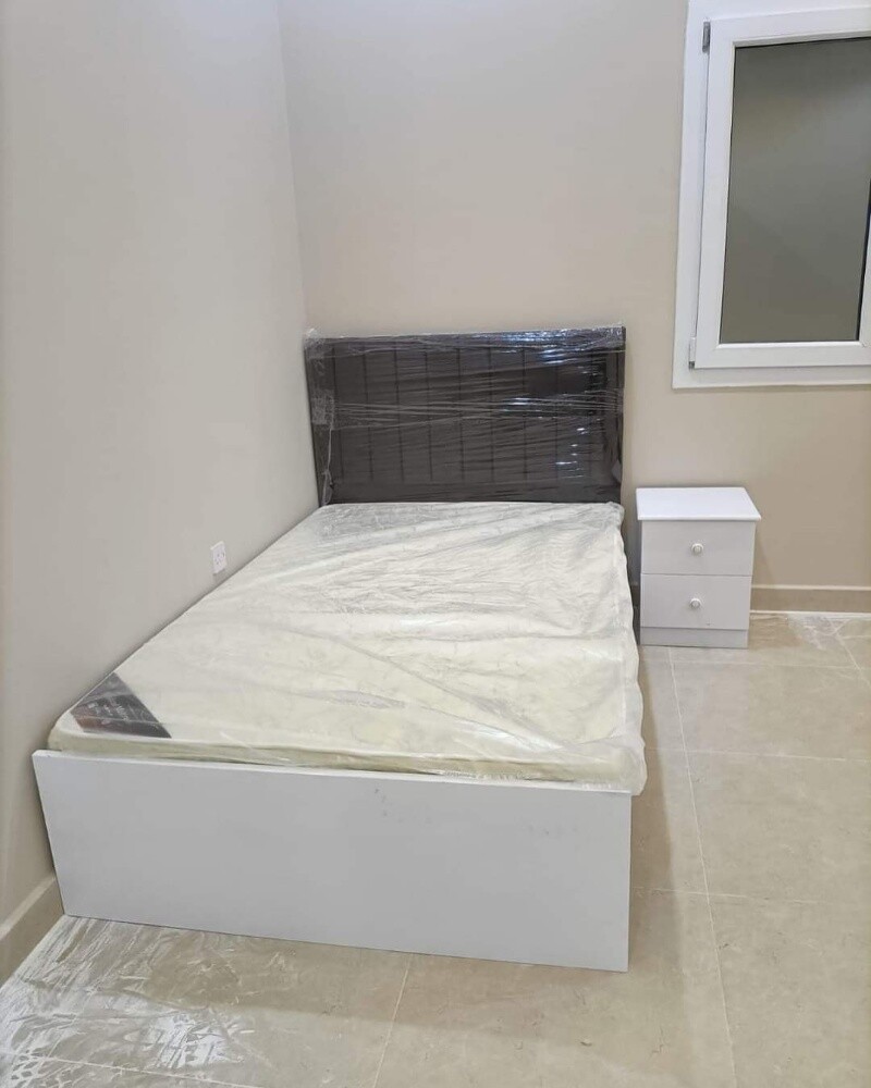 Bed or mattress available - 9