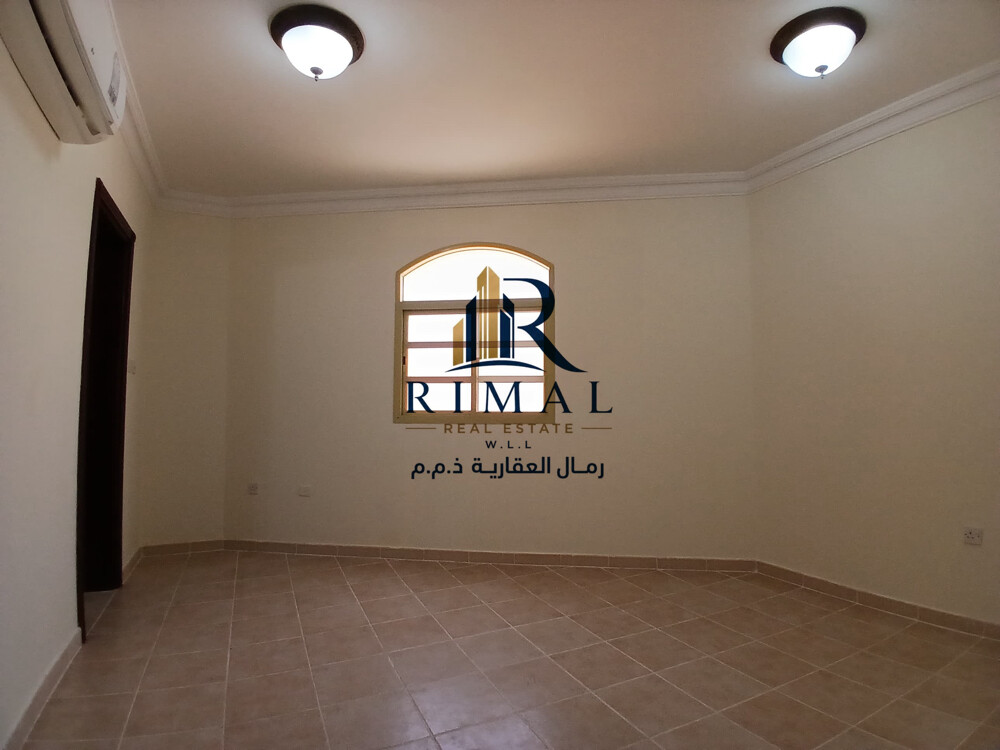 للايجار فيلا داخل مجمع سكني نعيجه - 4
