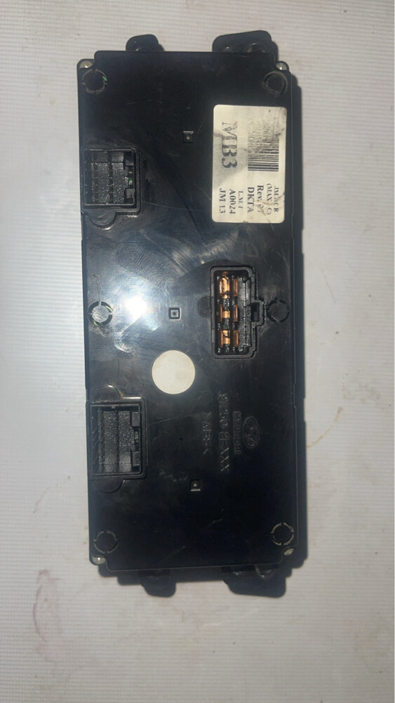 Hyundai tucsan ac switch  - 3
