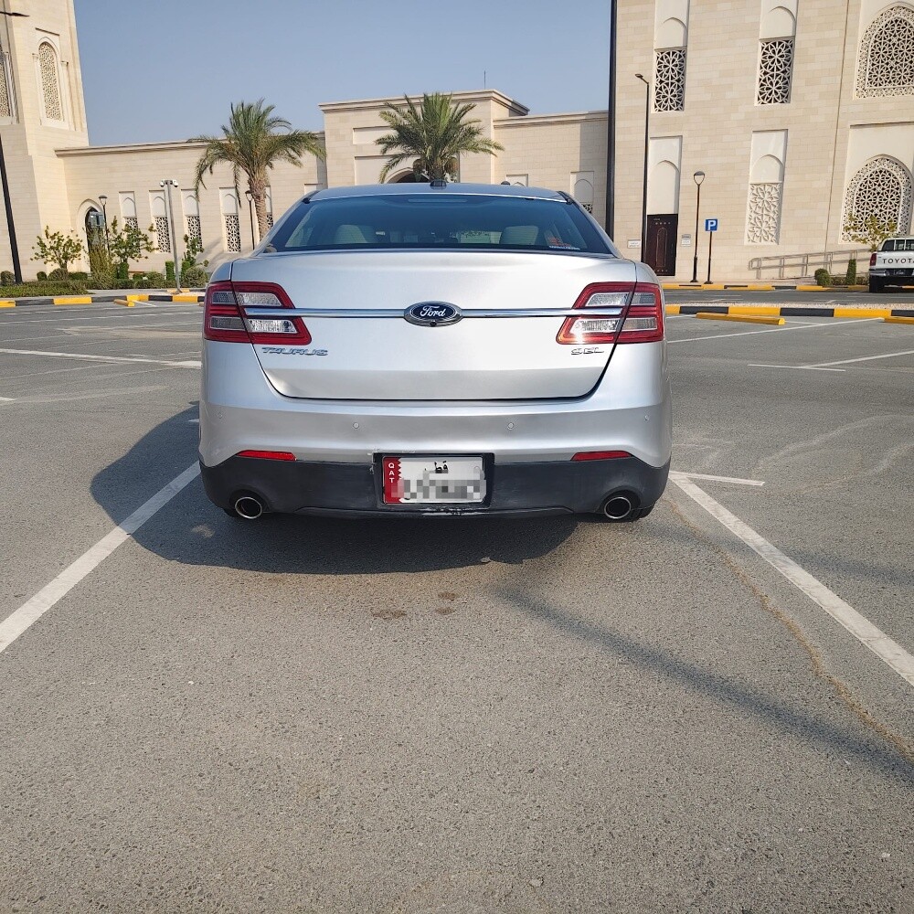 Ford Taurus 2015 SEL - 4
