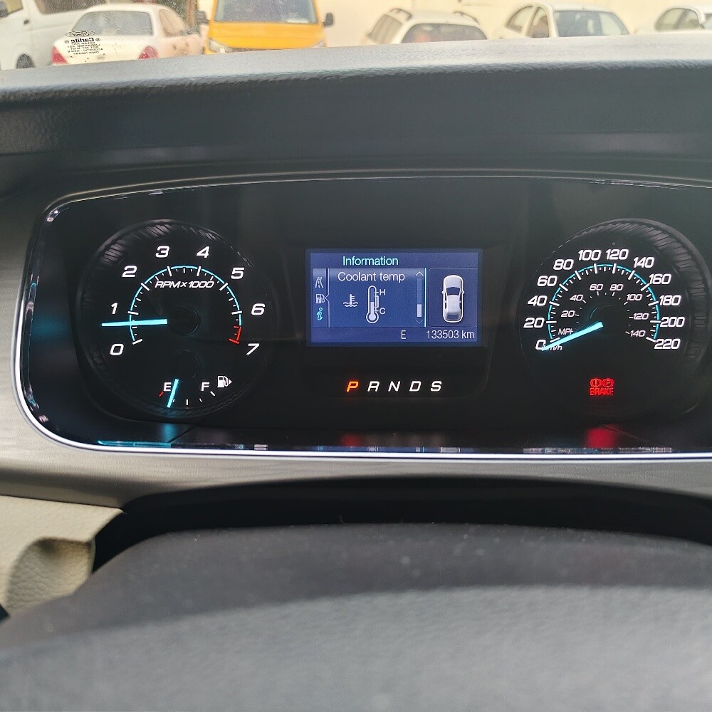 Ford Taurus 2015 SEL - 6