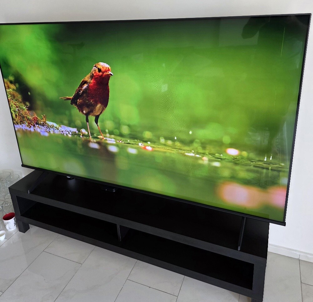 75inch Hisense Smart TV 4K - 3