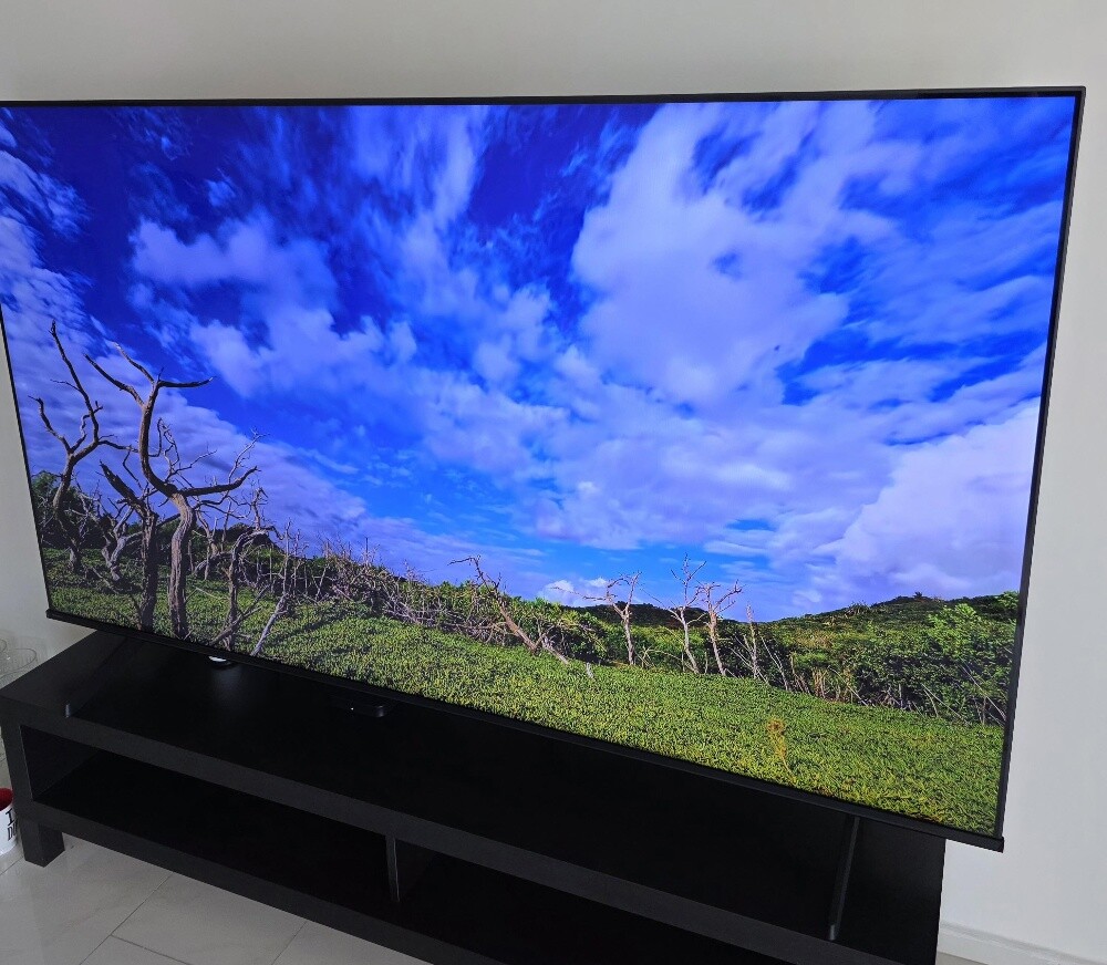75inch Hisense Smart TV 4K - 4