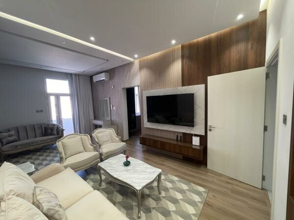 ELEGANT FF 5BR VL | SALE | THUMAMA - 8
