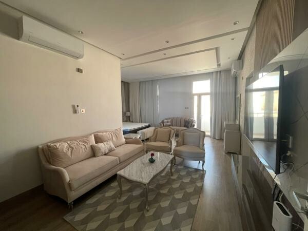 ELEGANT FF 5BR VL | SALE | THUMAMA - 2