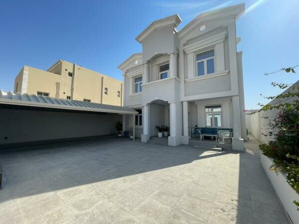 ELEGANT FF 5BR VL | SALE | THUMAMA - 1