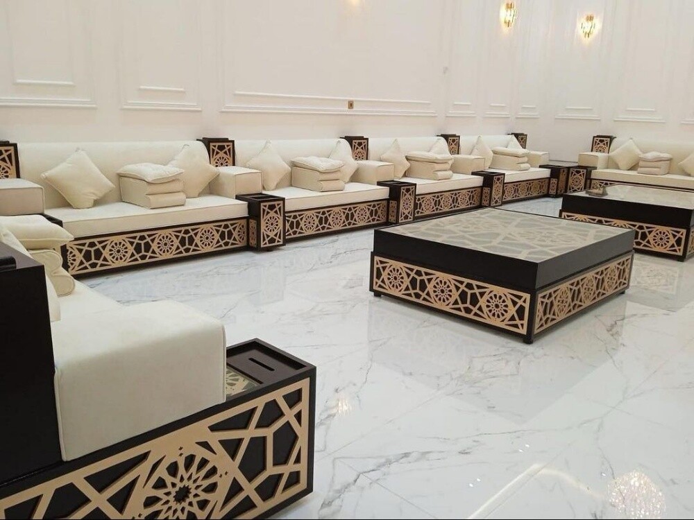 الأريكة والستائر - 4