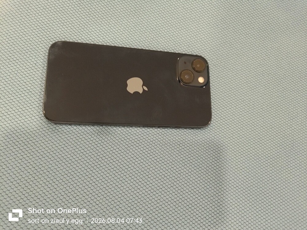 iPhone 13 - 4