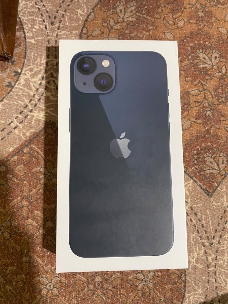 iPhone 13 - 8