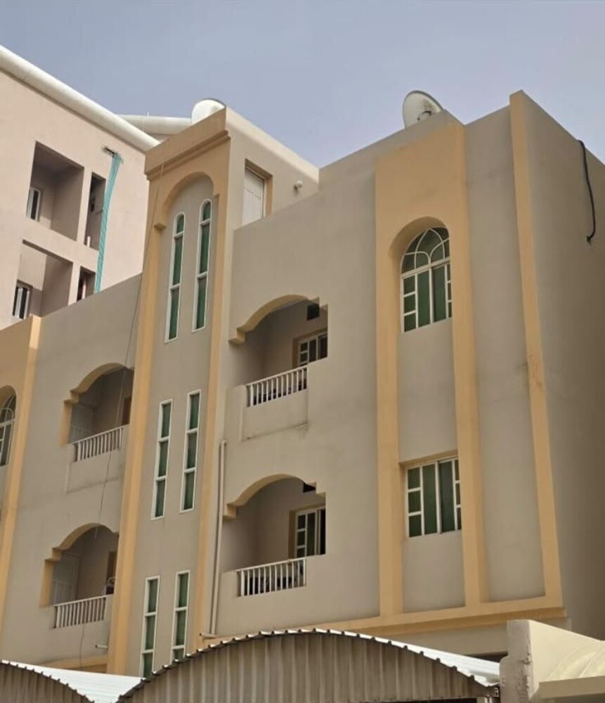 للبيع عمارة سكنية بالمنتزه - 1