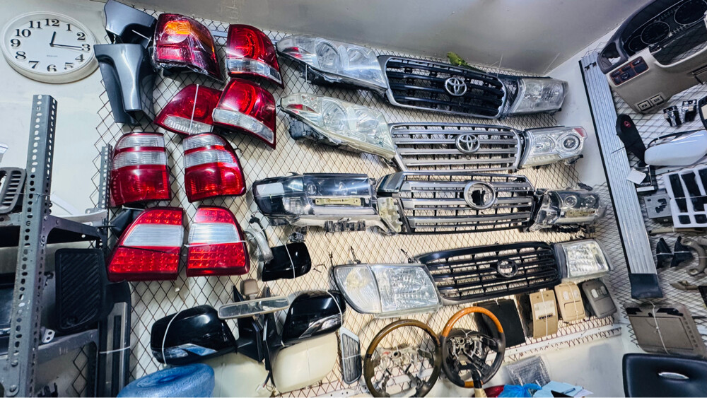land cruiser spare available - 2