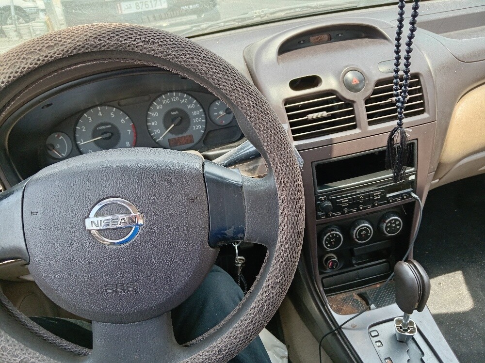 سيارة نيسان صني 2011 - 3