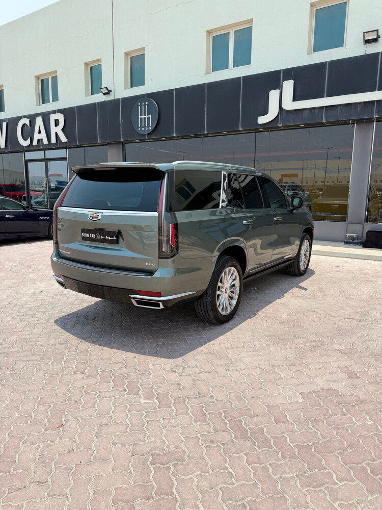 Cadillac Escalade - 7