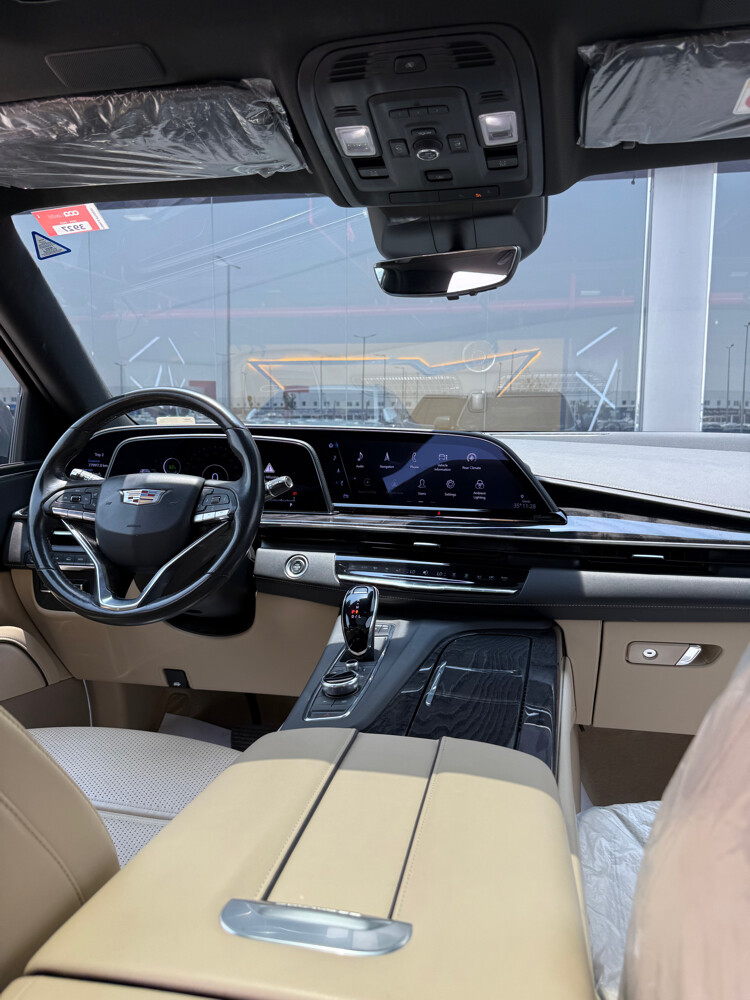 Cadillac Escalade - 8
