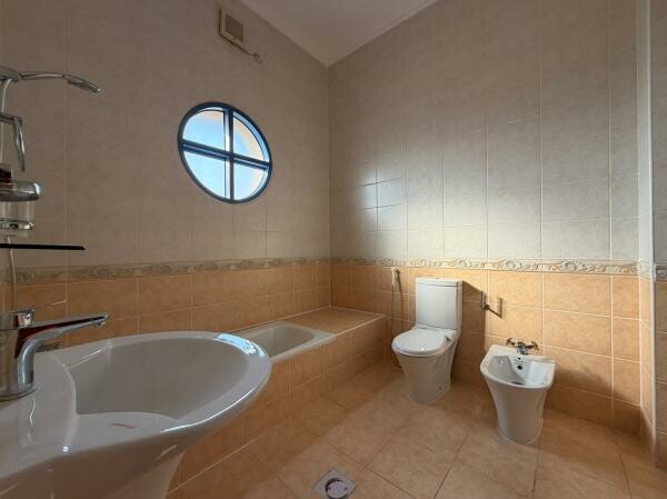 LUXURY 3BR | ABU HAMOUR | POOL& GYM - 15